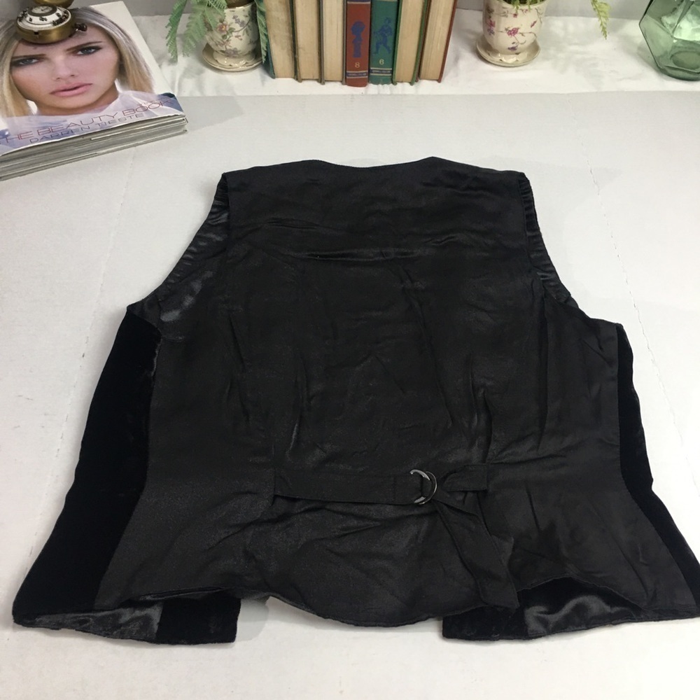 Double D Ranch Vest - Picture 5 of 10